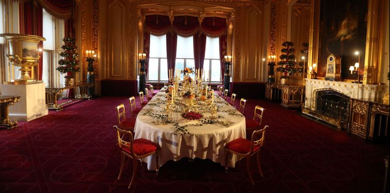 inside-the-palace-at-christmas.jpg